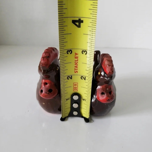 Stoneware Set of  2 Chicken Salt and Pepper Shakers,Brown/Red. - Picture 6 of 6